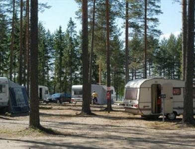 Juva Camping - Juva-4х звездочный кемпинг расположенный на озере Jukajärvi. Пляж, места для купания, сауна, мини-гольф, каноэ, кафе, велосипеды, мопеды и многое др.