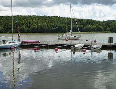 Vuohensaari Camping - 2х звездочный кемпинг расположенный на озере. Кафе-ресторан, пляж, лодки, гольф, волейбол, детская площадка и многое др.